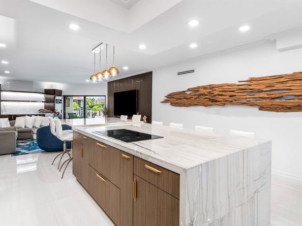 931 Palm Trail 4, Delray Beach FL 33483