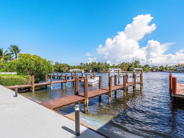 931 Palm Trail 4, Delray Beach FL 33483