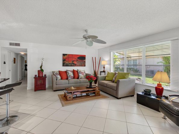 1305 High Point Way SE D, Delray Beach FL 33445