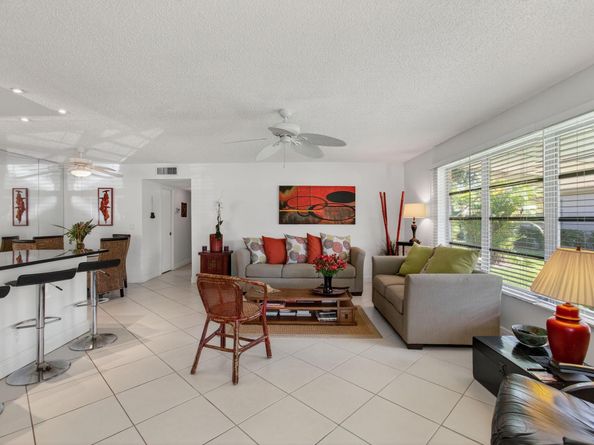 1305 High Point Way SE D, Delray Beach FL 33445