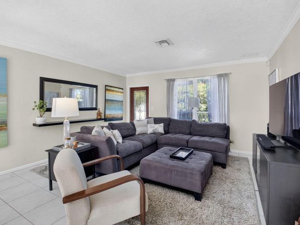 118 NE 22nd Street, Delray Beach FL 33444