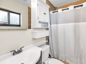2000 NW 38th Street, Oakland Park FL 33305