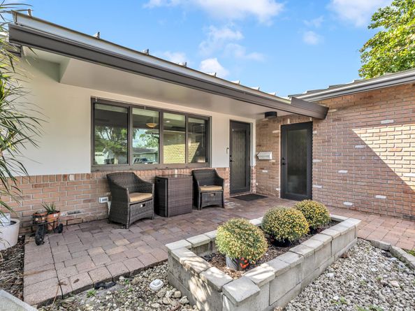 2000 NW 38th Street, Oakland Park FL 33305