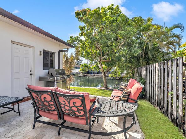 2000 NW 38th Street, Oakland Park FL 33305