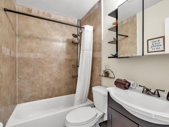 2000 NW 38th Street, Oakland Park FL 33305