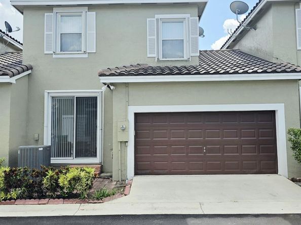 10589 NW 56th Pl, Coral Springs FL 33076