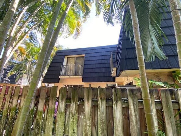 127 Woodland Road, Palm Springs FL 33461