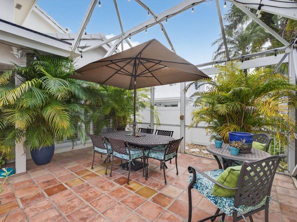 221 Canterbury Drive W, Palm Beach Gardens FL 33418