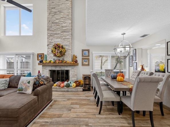 221 Canterbury Drive W, Palm Beach Gardens FL 33418