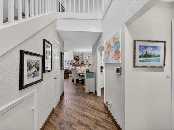 221 Canterbury Drive W, Palm Beach Gardens FL 33418