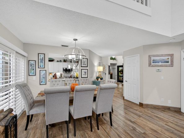 221 Canterbury Drive W, Palm Beach Gardens FL 33418