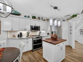 221 Canterbury Drive W, Palm Beach Gardens FL 33418