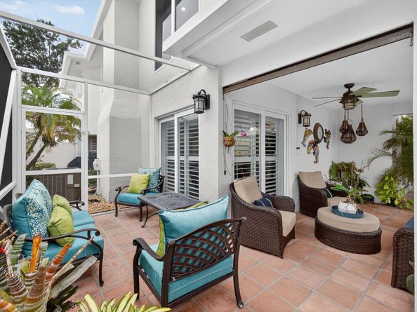 221 Canterbury Drive W, Palm Beach Gardens FL 33418