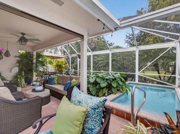 221 Canterbury Drive W, Palm Beach Gardens FL 33418