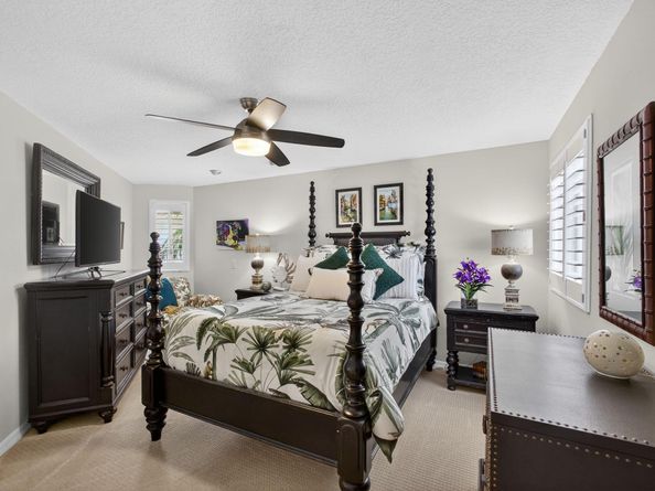 221 Canterbury Drive W, Palm Beach Gardens FL 33418