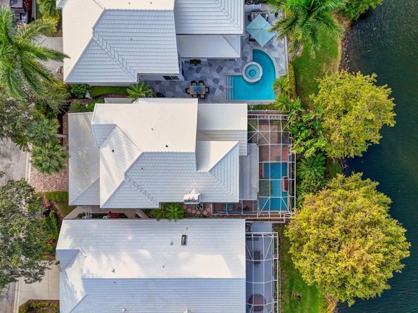 221 Canterbury Drive W, Palm Beach Gardens FL 33418