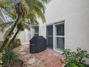 221 Canterbury Drive W, Palm Beach Gardens FL 33418