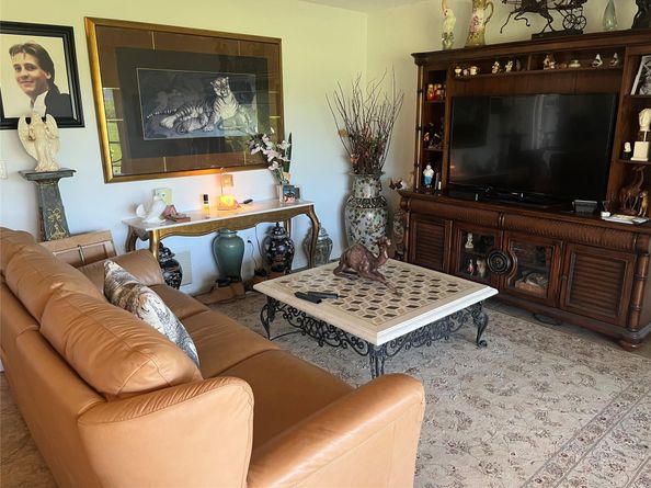 5728 S Bayberry Ln, Tamarac FL 33319