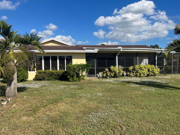 5728 S Bayberry Ln, Tamarac FL 33319