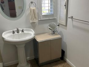 5728 S Bayberry Ln, Tamarac FL 33319