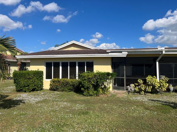 5728 S Bayberry Ln, Tamarac FL 33319