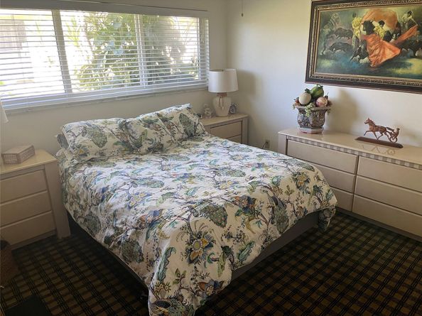 5728 S Bayberry Ln, Tamarac FL 33319