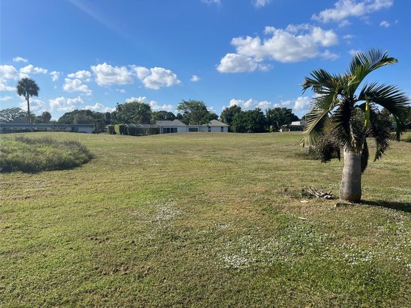 5728 S Bayberry Ln, Tamarac FL 33319