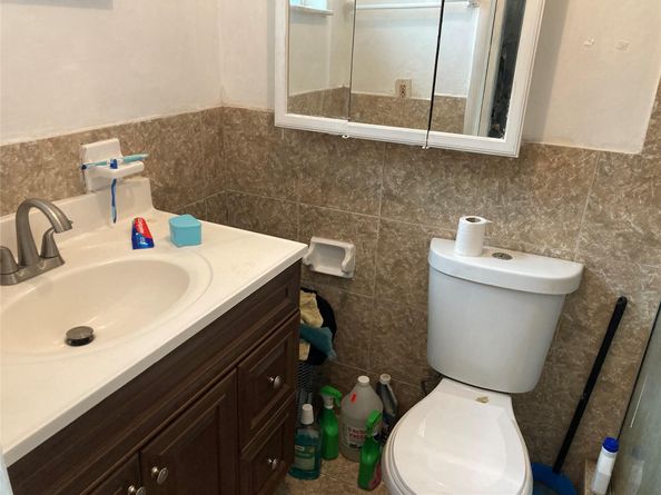 3501 NW 32nd St, Lauderdale Lakes FL 33309