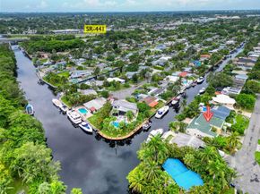 2631 Okeechobee Ln, Fort Lauderdale FL 33312