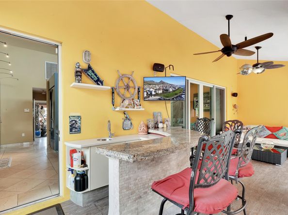 2631 Okeechobee Ln, Fort Lauderdale FL 33312