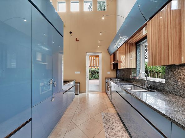 2631 Okeechobee Ln, Fort Lauderdale FL 33312