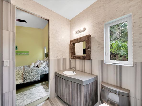 2631 Okeechobee Ln, Fort Lauderdale FL 33312