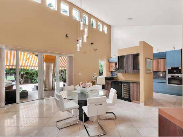 2631 Okeechobee Ln, Fort Lauderdale FL 33312