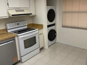 400 Commodore Drive 108, Plantation FL 33325