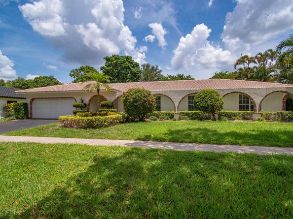 6749 S Grande Drive, Boca Raton FL 33433