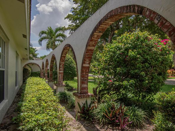 6749 S Grande Drive, Boca Raton FL 33433