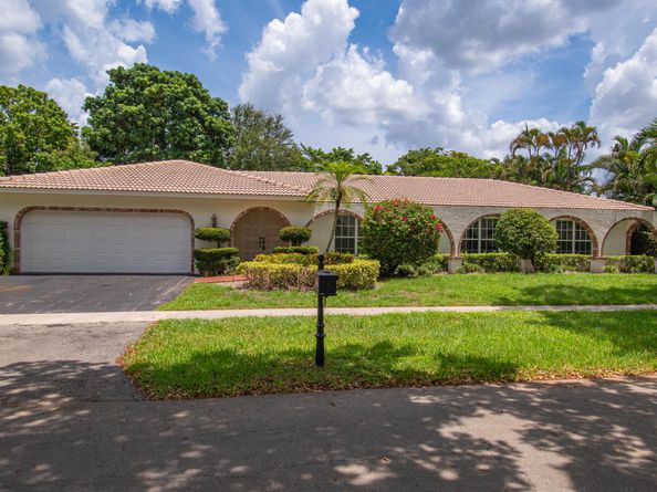 6749 S Grande Drive, Boca Raton FL 33433