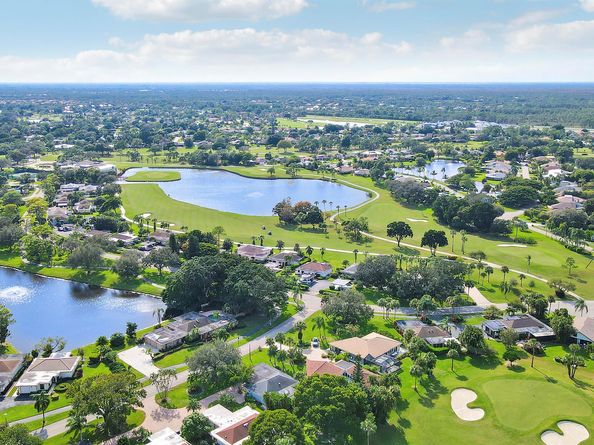 13886 Whispering Lakes Lane, Palm Beach Gardens FL 33418