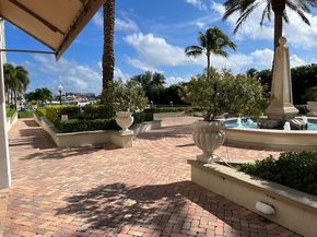 806 E Windward Way 401, Lantana FL 33462