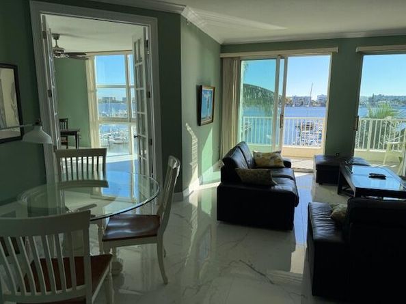 806 E Windward Way 401, Lantana FL 33462