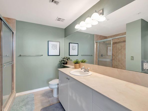 806 E Windward Way 401, Lantana FL 33462