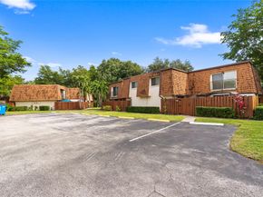 2061 SW 90th Ave B17, Davie FL 33324