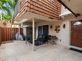 2061 SW 90th Ave B17, Davie FL 33324