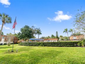 2061 SW 90th Ave B17, Davie FL 33324