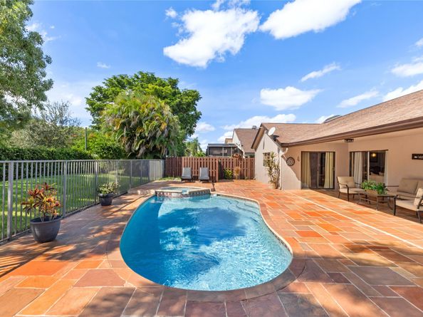 21011 Windemere Ln, Boca Raton FL 33428