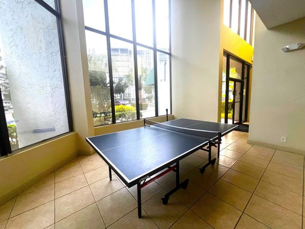 800 Parkview Dr 528, Hallandale Beach FL 33009