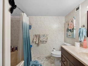 800 Parkview Dr 528, Hallandale Beach FL 33009