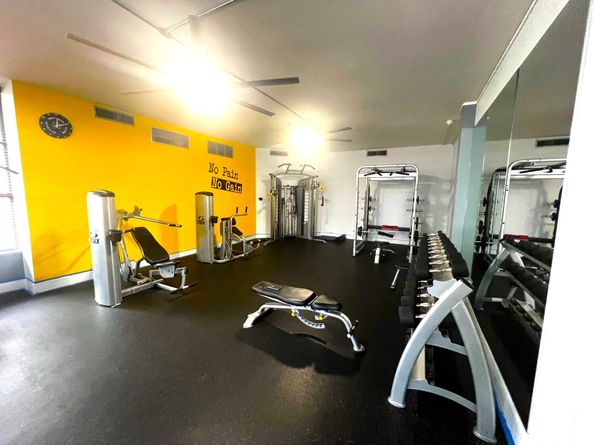 800 Parkview Dr 528, Hallandale Beach FL 33009