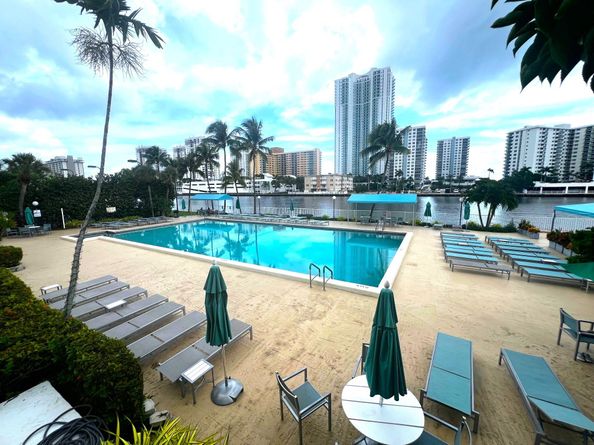 800 Parkview Dr 528, Hallandale Beach FL 33009