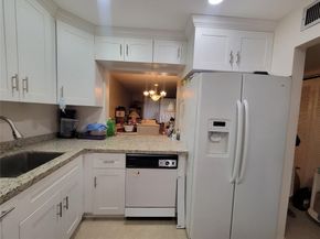 5945 Del Lago Cir 105, Sunrise FL 33313